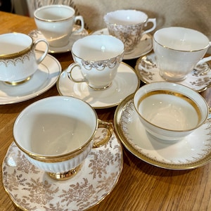 3/4/5 x ELEGANT MISMATCHED VINTAGE Gold and White, Tea Cups and Saucers l Mix & Match l Vintage Wedding l Crafting l Tea Party l