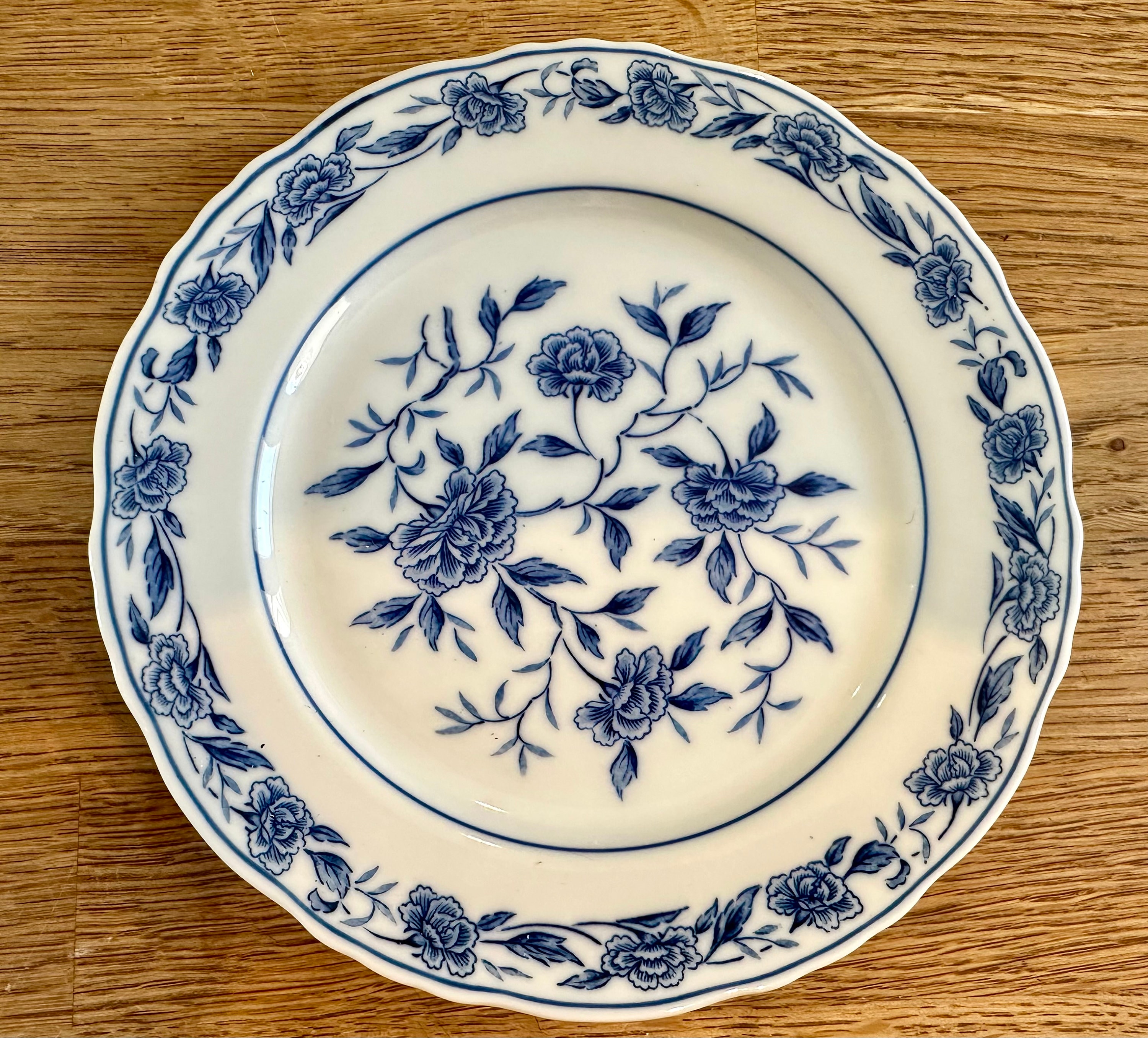 CHATHAM BLUE VINTAGE Blue and White Floral Flower Pattern L Made