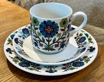 MIDWINTER Vintage Fine Tableware, Tea / Coffee Cups, Saucer Trios