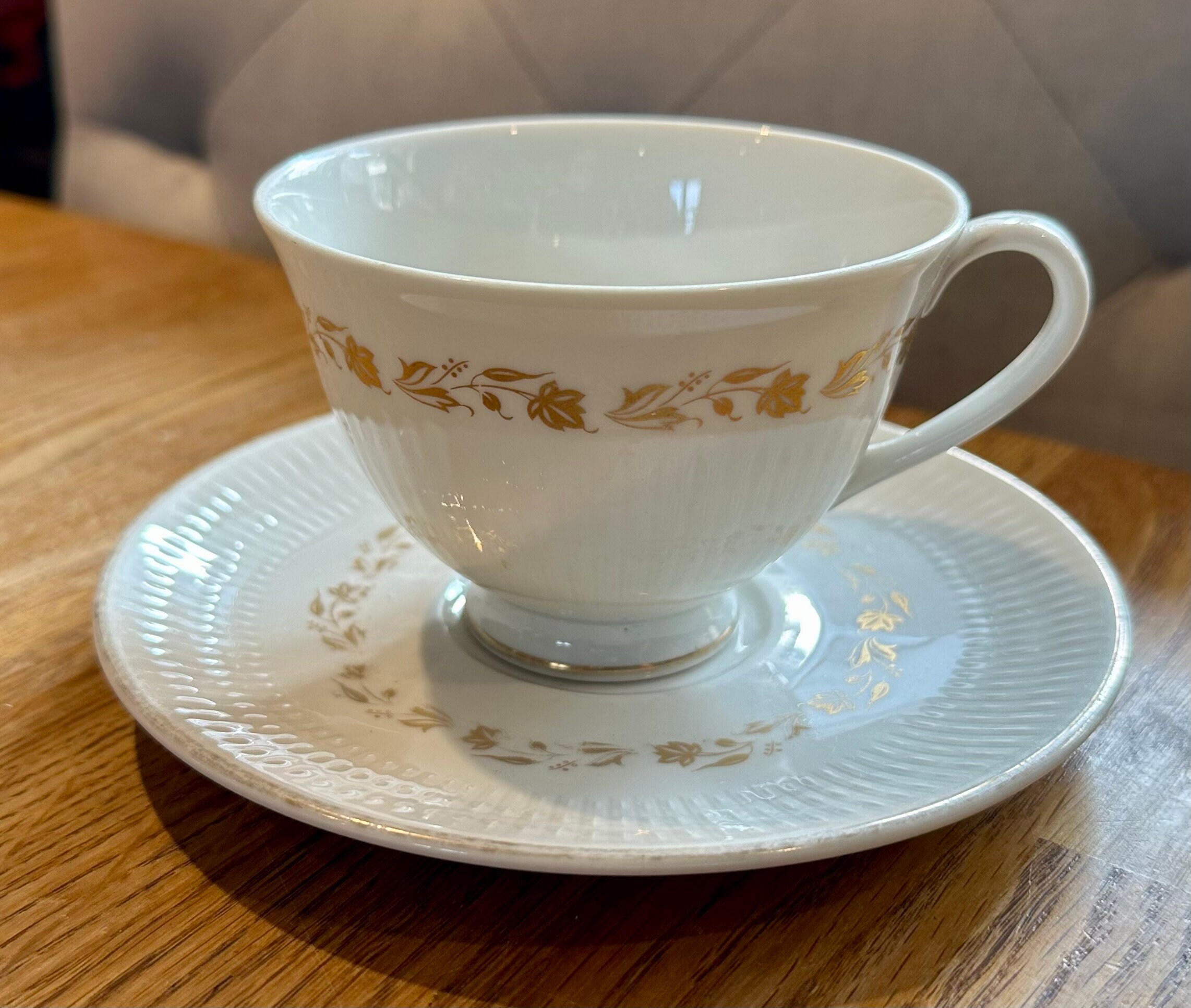 ROYAL DOULTON FAIRFAX ヴィンテージ (1960 年代) ティーカップと 