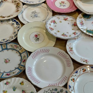 6/10 x PRETTY MISMATCHED VINTAGE Saucers or Tea / Side Plates l Mix & Match l Wedding l Crafting l Tea Party l Wall Display l Choose 6 or 10 10 Tea / Side Plates