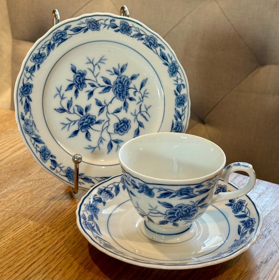 CHATHAM BLUE VINTAGE Blue and White Floral Flower Pattern L CHATHAM BLUE VINTAGE Blue and White Floral Flower Pattern L