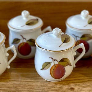 ROYAL WORCESTER EVESHAM Gold Pots de Crème l Oven to Tableware l  l Sold as a Set of Six