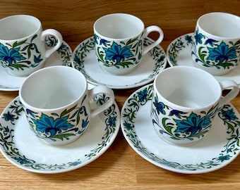 MIDWINTER vintage des années 1970 en poterie « Spanish Garden » (Jessie Tait) motif Vaisselle l Tasses à café et soucoupes l Vendu à l'unité