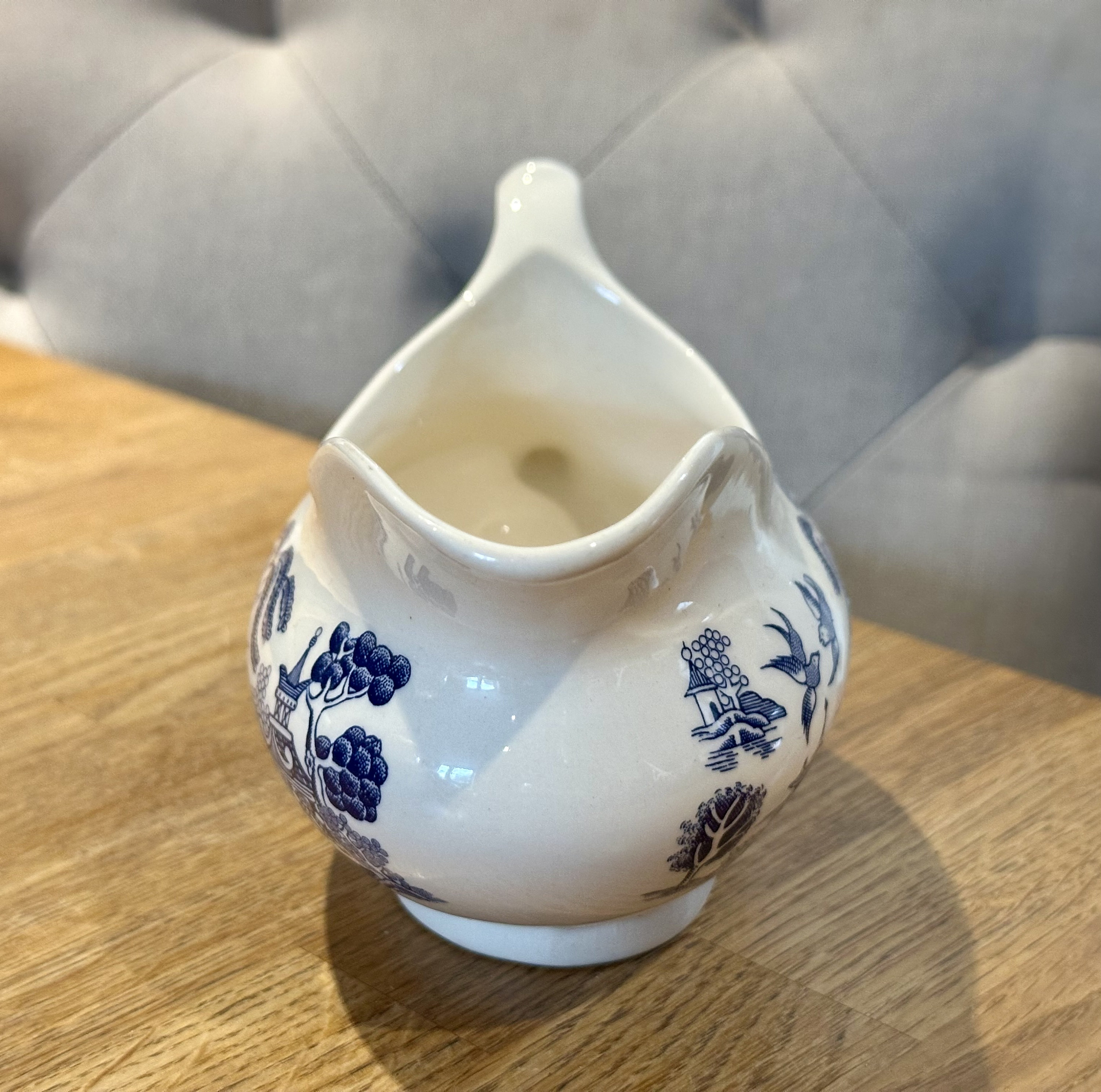 アウガルテン　Willow Blue Willow Ceramic Chinoiserie Hen - Decor Steals