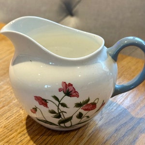 Vintage Wedgwood Mayfield - Milk Jug - Creamer - Barlaston. No chips or cracks