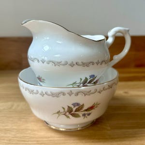 ROYAL STANDARD Vintage l Milk Jug / Creamer & Sugar Bowl l floral pattern with pink, lilac, blue flowers, green foliage, gold l Bone China
