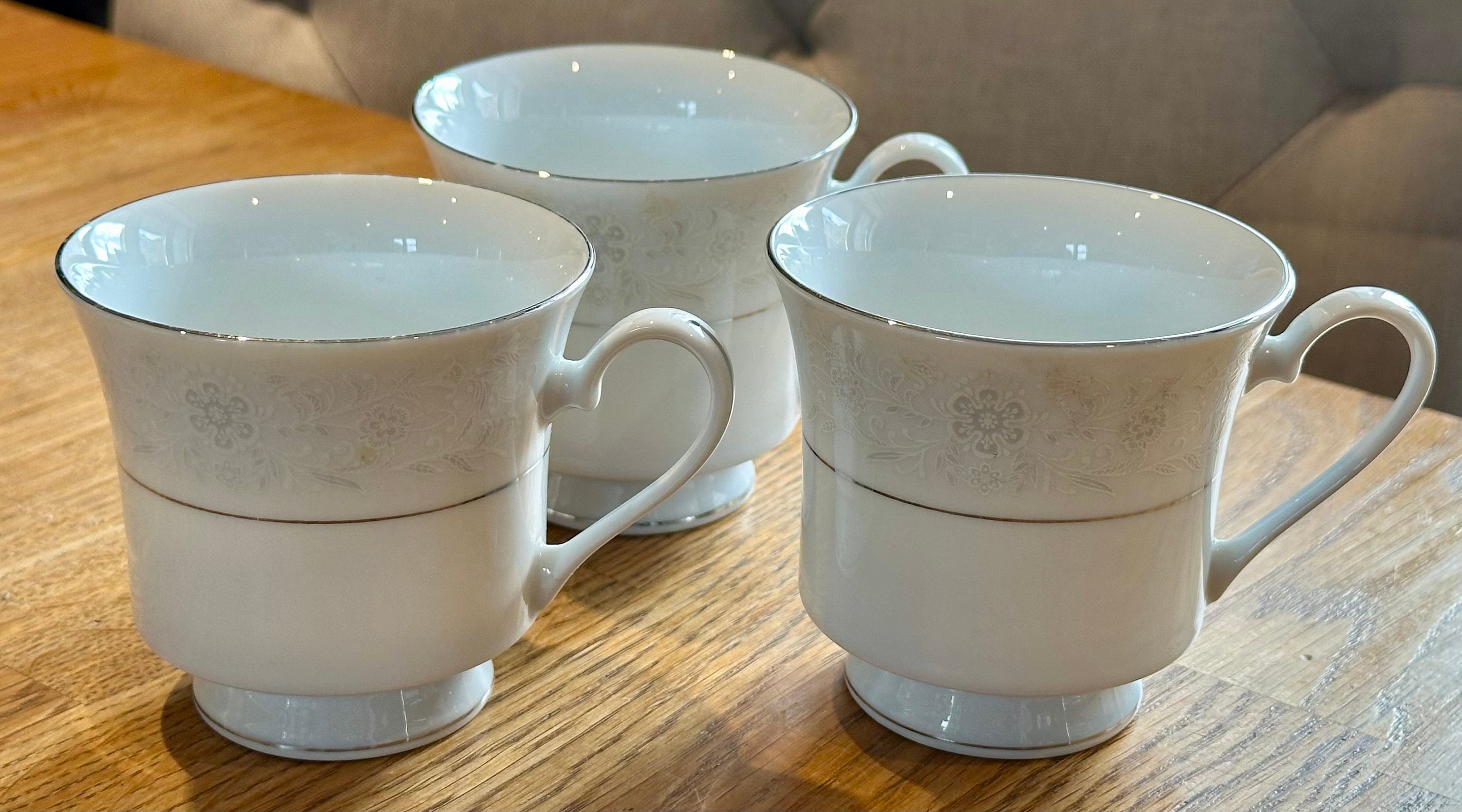 queens アンティーク皿 VTG Set of 32 Pieces Queens Brocade Fine China From Japan