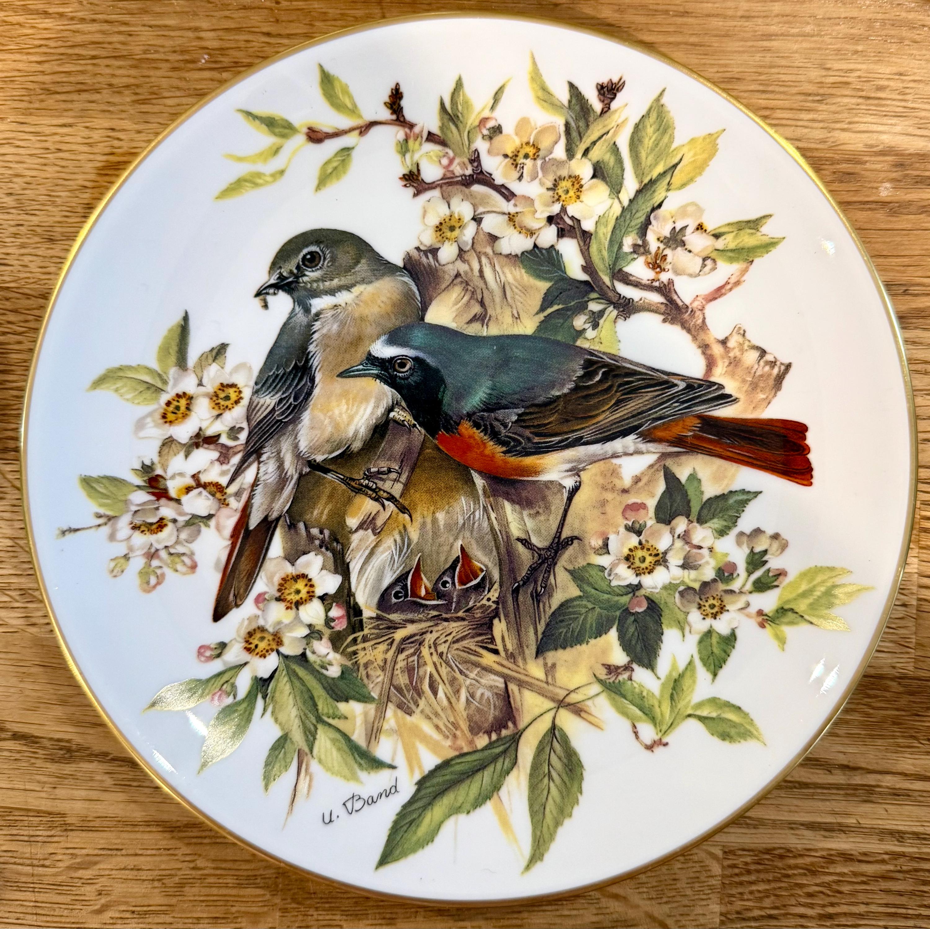 WORLD WILDLIFE Fund WWF Collector's Decorative Bird Plates, Wall