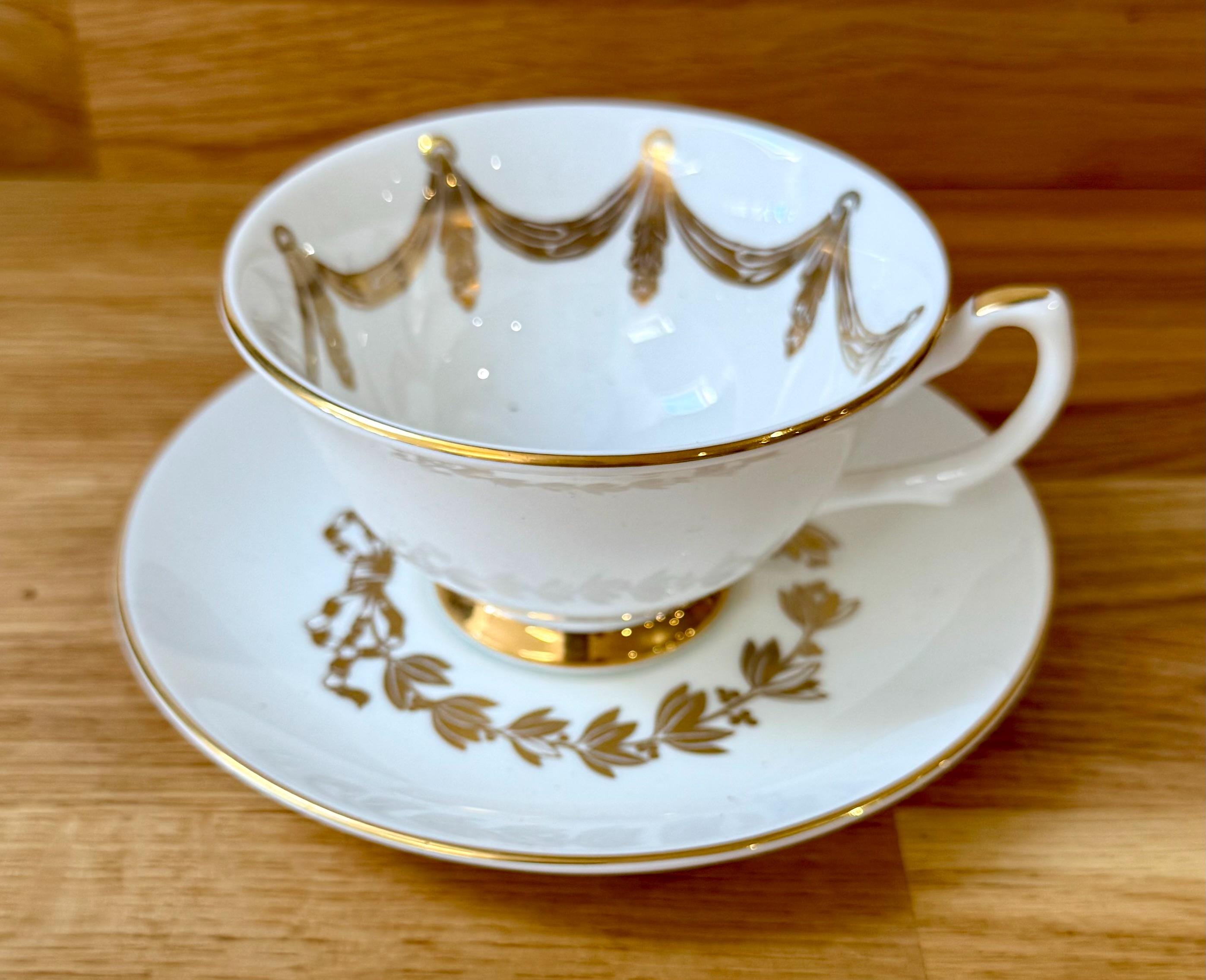 BUCKINGHAM PALACE Cup & Saucer by the Royal Collection Trust L