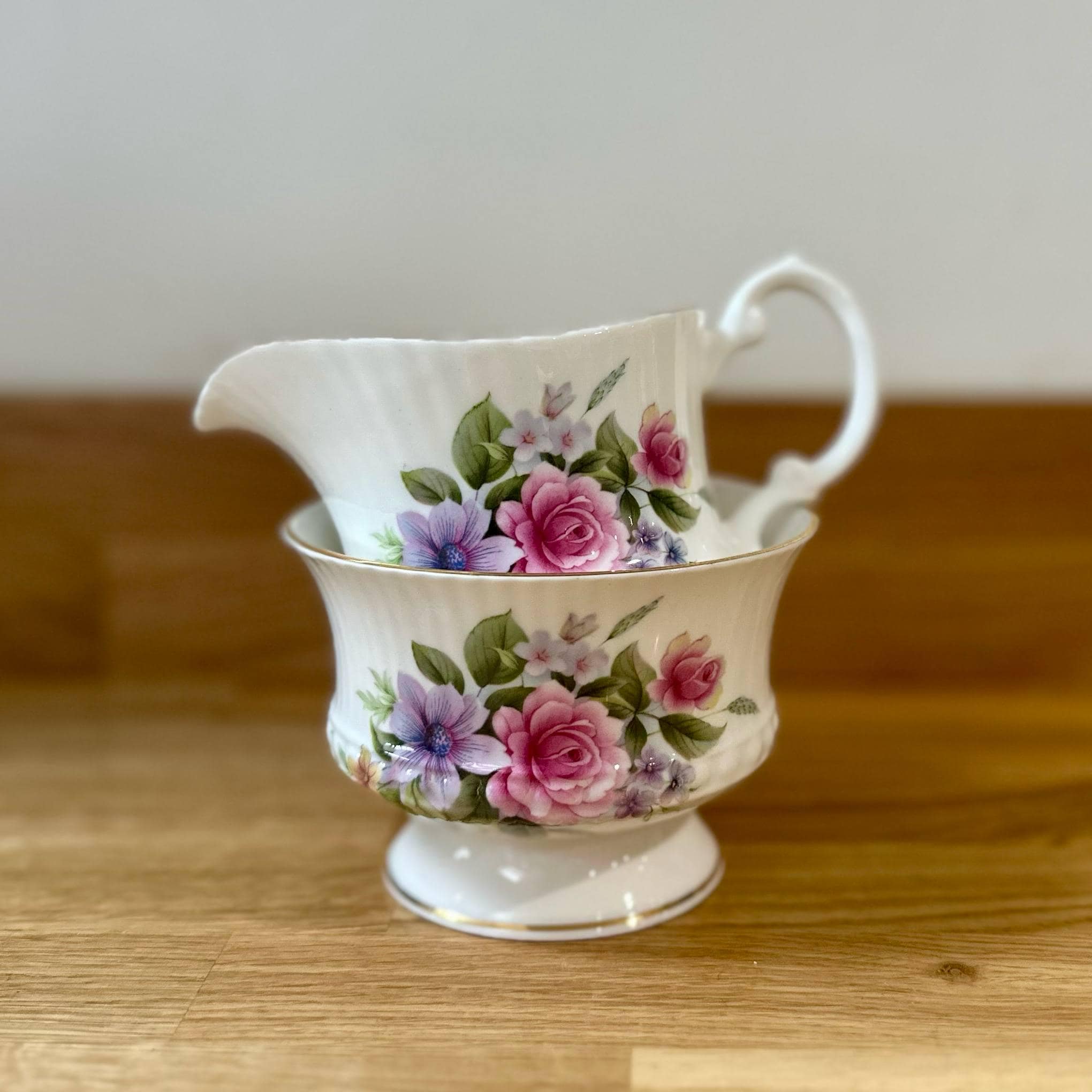 バークシャーヴィンテージ l ミルクジャグ＆シュガーボウル l 鮮やかな