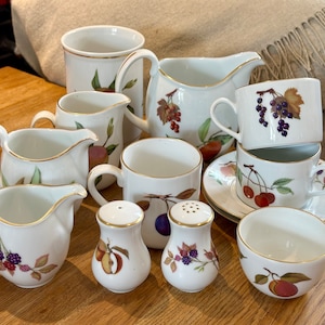 ROYAL WORCESTER EVESHAM Gold Fine Porcelain l Jugs, Mugs Utensil Pots, Sugar Bowl, Cups / Saucers and Salt / Pepper Pots l Sold Individually