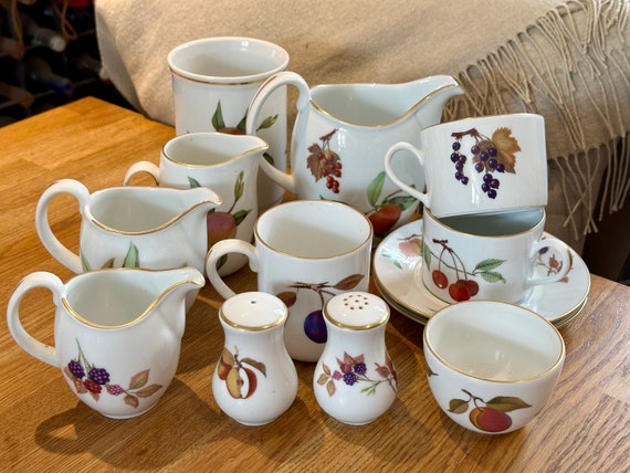 ROYAL WORCESTER EVESHAM Gold Fine Porcelain L Jugs, Mugs Utensil