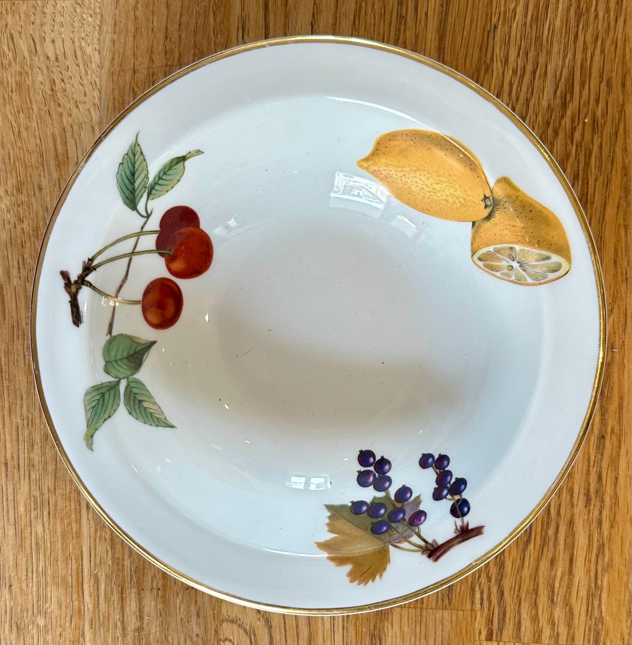  Worcester Evesham ボウル&皿 Amazon.com | Royal Worcester Evesham Gold Porcelain 6-1/2-Inch