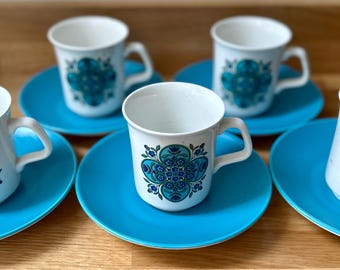 MEAKIN STUDIO POTTERY J & G Meakin Studio 'Impact' Geschirr - Tassen und Untertassen.