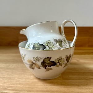 ロイヤルドルトン ビルトモア ミルクジャグ：グリーン＆ゴールド  