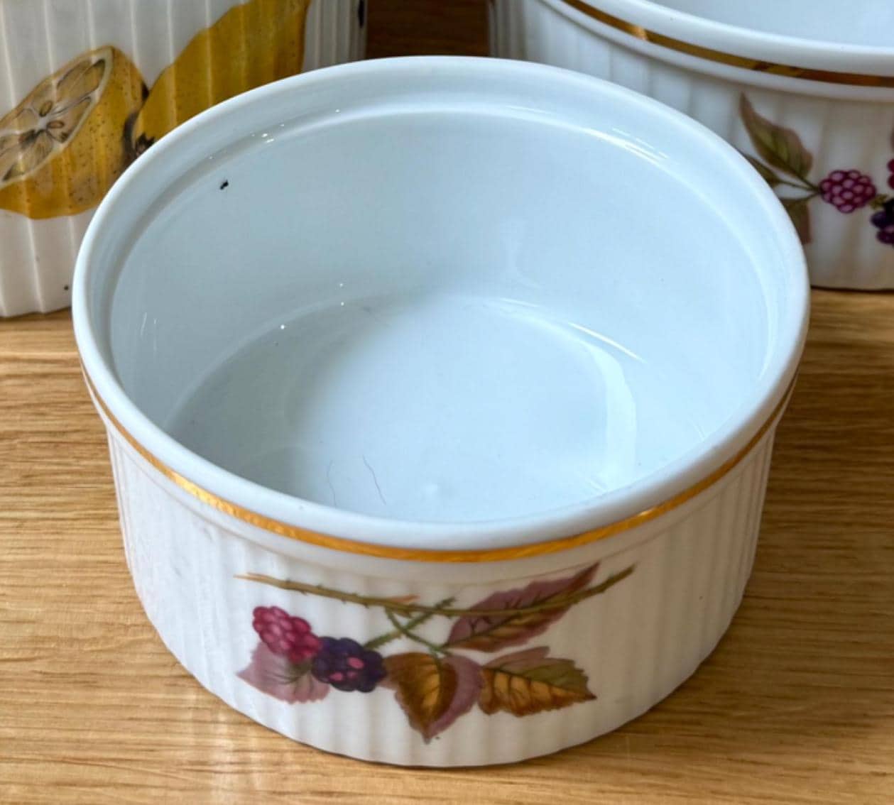 ROYAL WORCESTER EVESHAM Gold Fine Porcelain L Oven to Tableware L