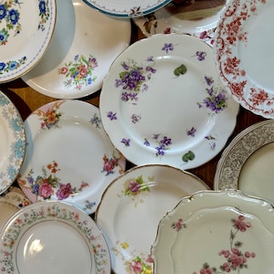4/6 x 7” or 8” PRETTY MISMATCHED VINTAGE Dessert Plates 7” or Salad Plates 8”  l Mix & Match l Wedding l Crafting l Tea Party l Wall Display