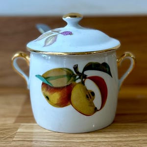 ROYAL WORCESTER EVESHAM Gold l Lidded Marmalade Pot l Fruits and foliage l Cherries and apples on the main body and blackberries on the lid.