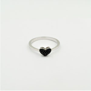 Heart ring with black spinel gemstones 925 sterling silver packed as a gift, healing stone for courage and life force