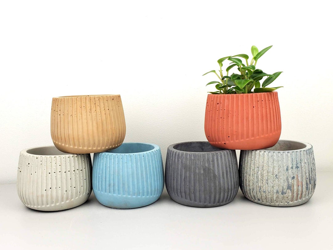Small Ribbed Concrete Planter Cement Plant Pot Drainage Hole Modern ...
