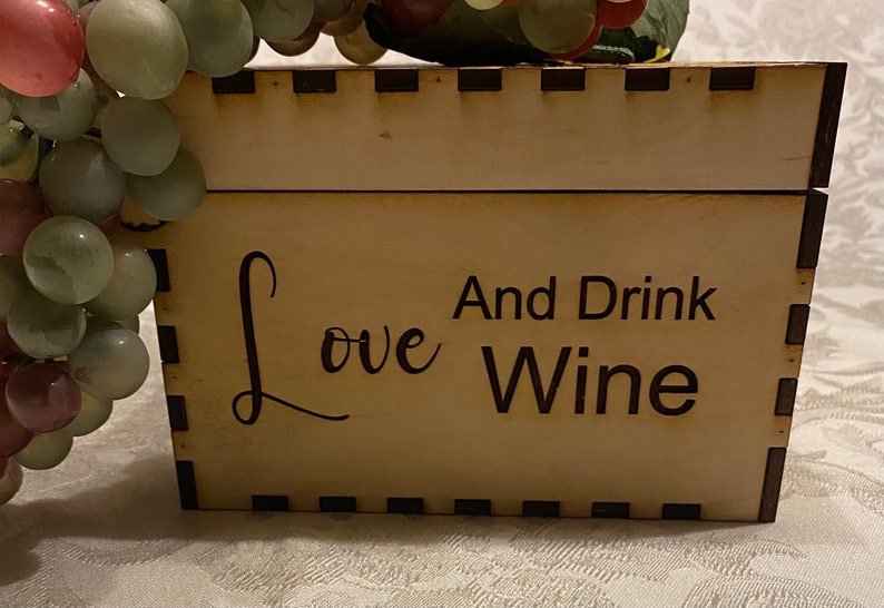 Wood wine keepsake box
