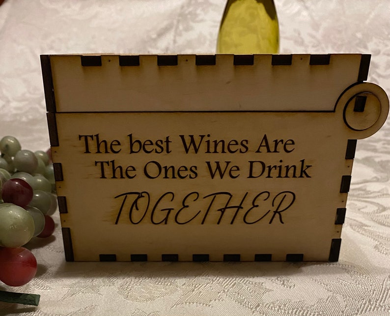 Wood wine keepsake box