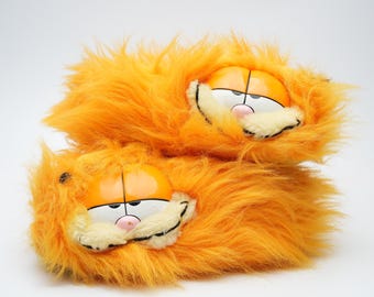 Vintage Garfield Slippers - United Feature Syndicate Inc. & Paws (1981)