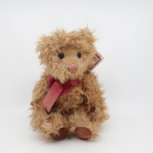 Vintage Russ &quot;Gregory&quot; Teddy Bear by Carol-Lynn Rössel Waugh – With Original Tag