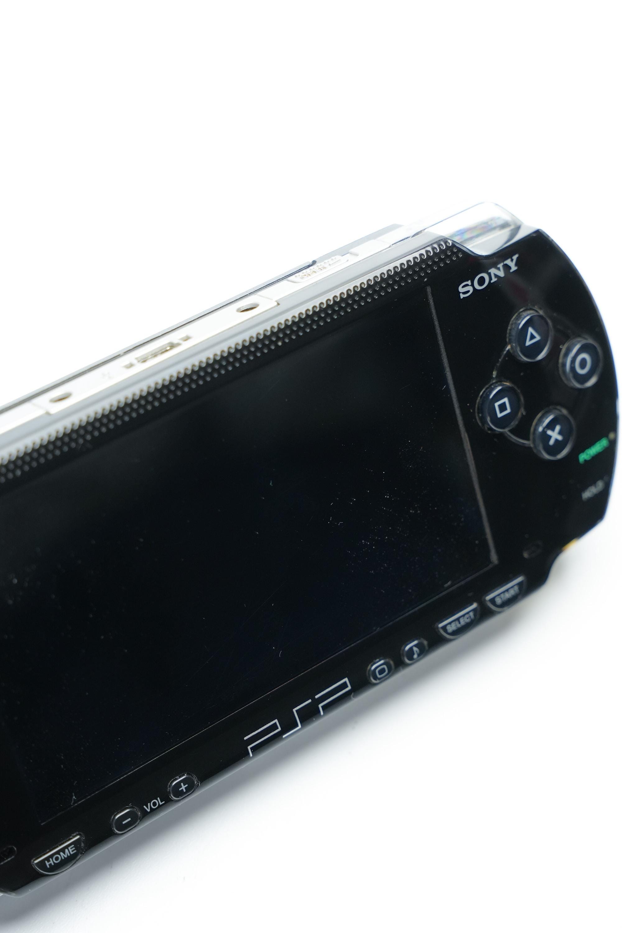 Sony PSP 1000 – Vintage Handheld Game Console for Retro Gaming and