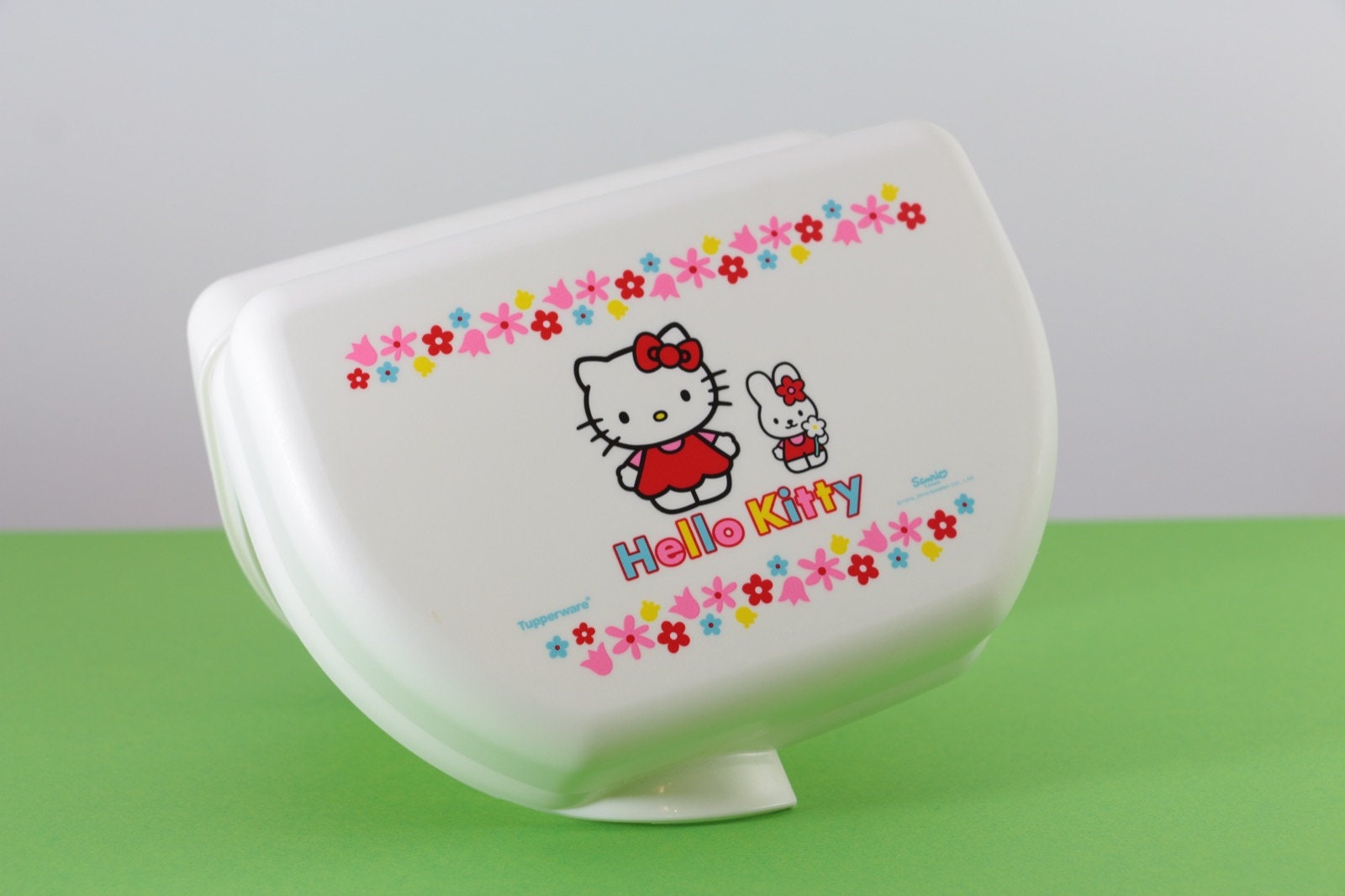 Hello Kitty Tupperware Storage Tin / Vintage Lunchbox / -  Norway