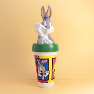 Vintage Bugs Bunny beker met gat voor een rietje | Vintage beker | Cartoon beker | Warner Bros 1995