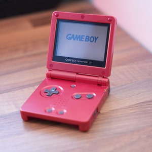 Nintendo Gameboy Advance SP – mit Ladegerät – Farbe Rot – Sammlerstück