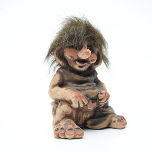 Vintage Nyform Troll #120 – Elderly Man with Walking Stick, Handcrafted Norwegian Collectible