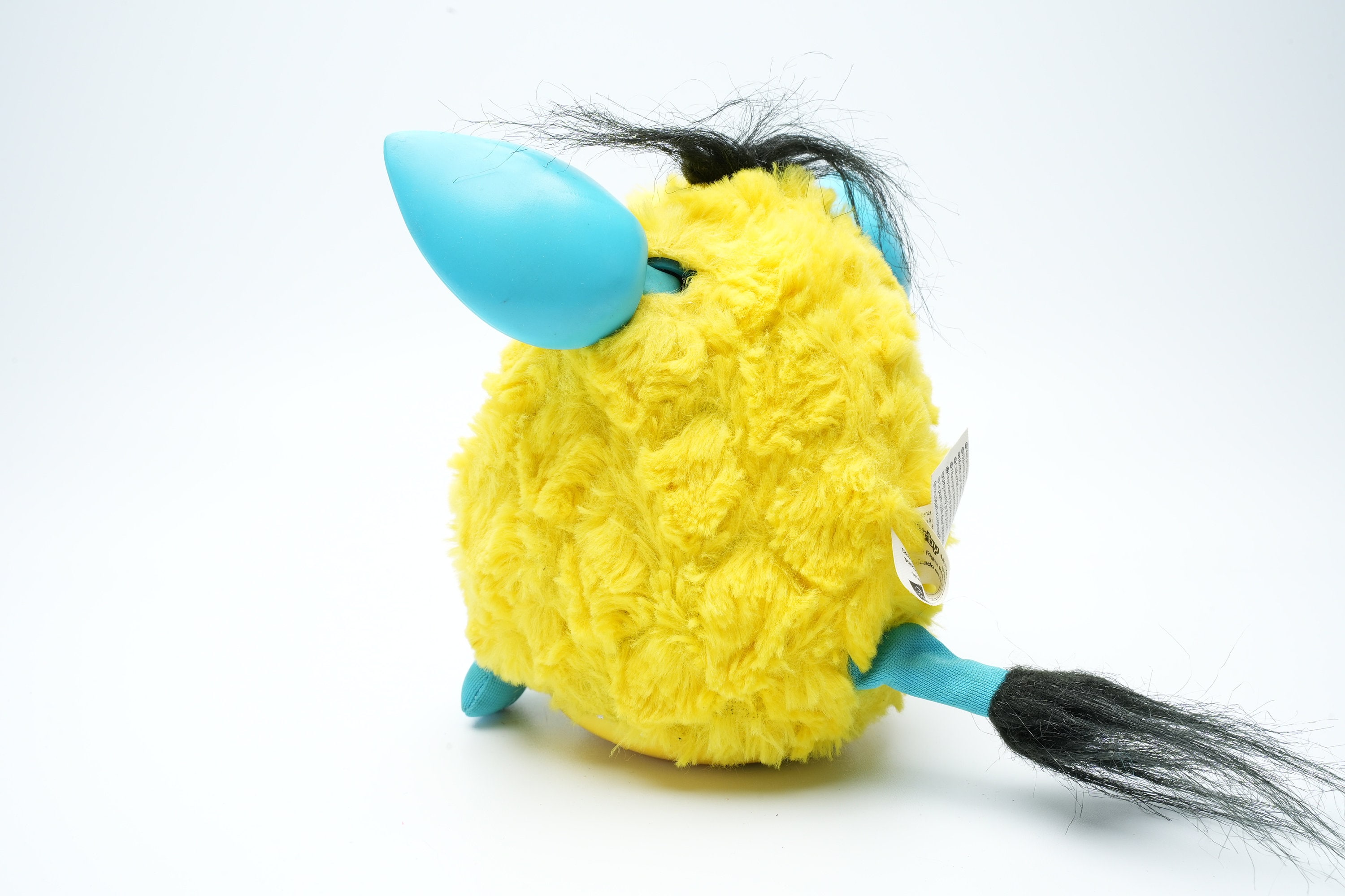 Furby Interactive Toy – Yellow Body, Blue Ears – Speaks French