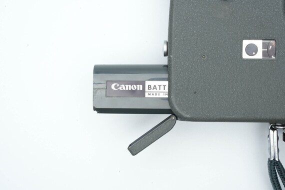 キヤノン モーターズーム 8 EEE | 70年代の8mmフィルムカメラ