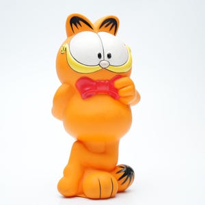 Garfield Coin Bank with Red Bow – Vintage 1981 by United Feature Syndicate & Paws