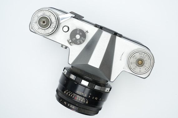Zenit B - 1970 年代のビンテージ SLR 35mm フィルム カメラ