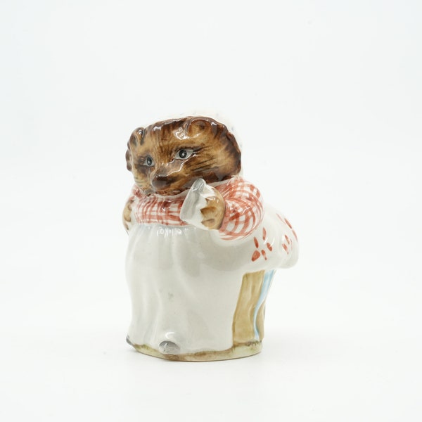 Mme. Tiggy Winkle- Beatrix Potter Figurine- Beswick, Angleterre, Copyright 1948