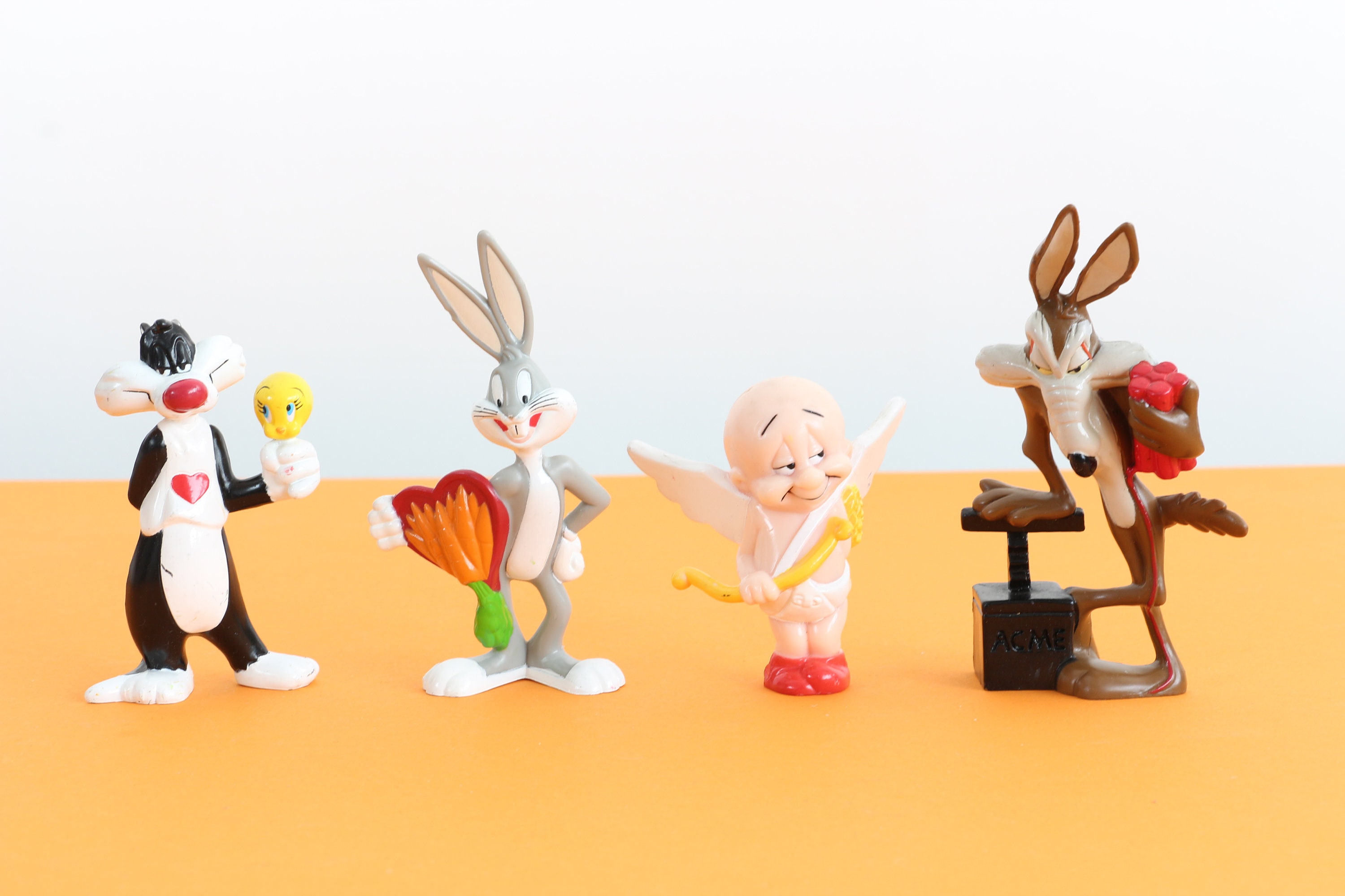 Looney Tunes Figurines for sale Only 4 left at 65