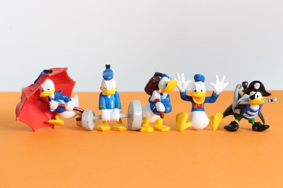 Diseño de personajes del Pato Donald · Creative Fabrica