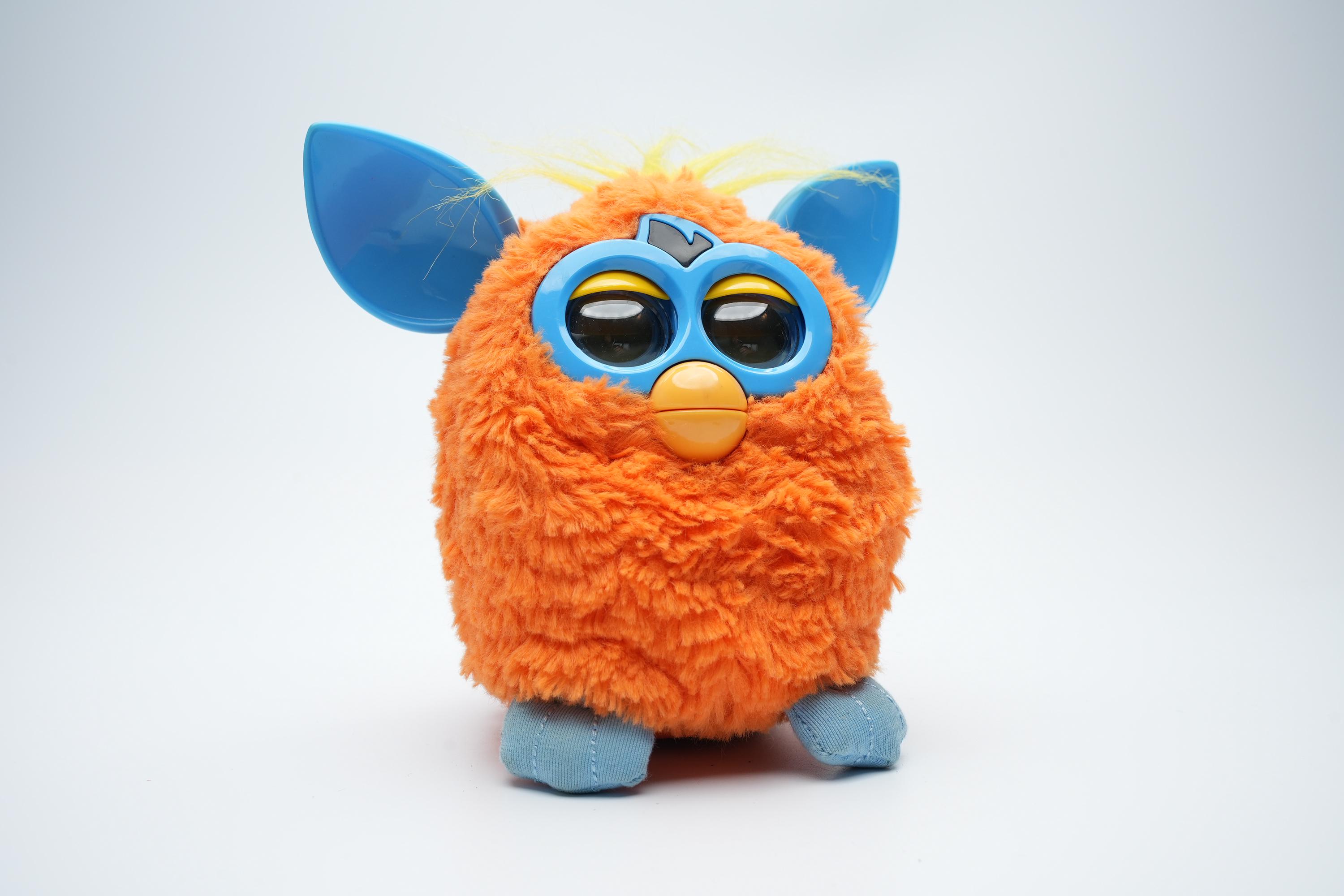 doudou peluche furby blanc famosa 2013 hasbro 23 cm