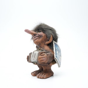 Vintage Nyform Troll #120 – Elderly Man with Walking Stick, Handcrafted Norwegian Collectible