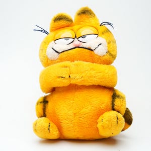 Vintage Garfield Soft Toy 30cm – Licensed 1980s Paws & United Feature Syndicate – Retro Plush Cat