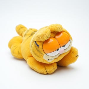 Vintage Garfield Plush Toy - United Feature Syndicate Inc. & Paws (1981)