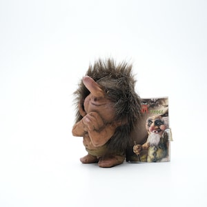 Vintage Nyform Troll #120 – Elderly Man with Walking Stick, Handcrafted Norwegian Collectible