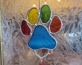 Atrapasol con huella de pata de vitral para mascotas con placa de metal personalizada - Amantes de las mascotas, puente arcoíris por la pérdida de una mascota, monumento conmemorativo para perros