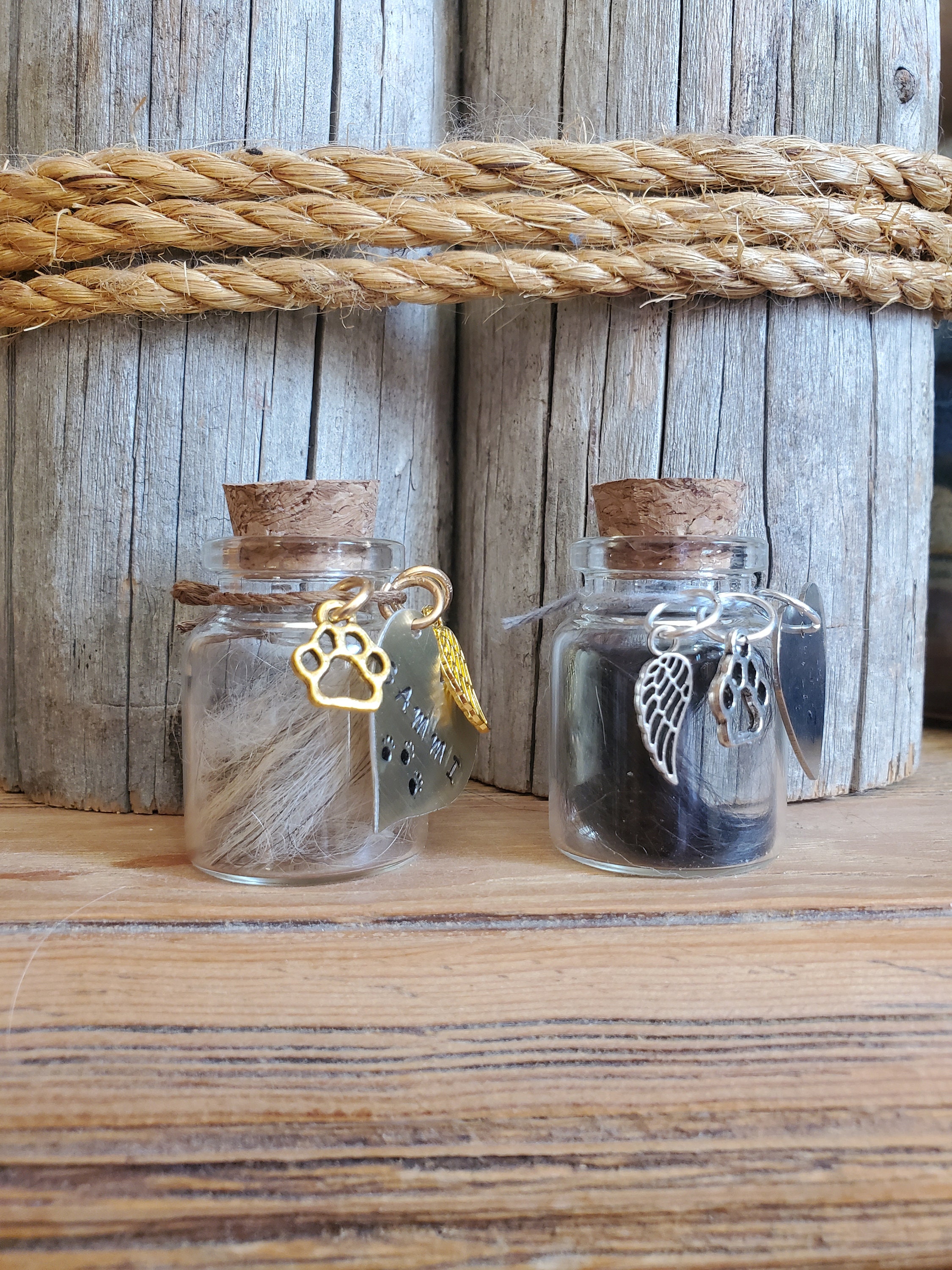 DELORIGIN Tier-Gedenkflaschen Mit Herz-Anhänger - Emotionale Erinnerung An Dein Haustier