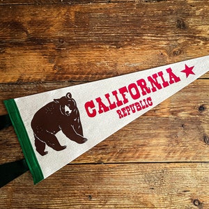 California Republic Felt Pennant: Golden State Bear L.A. USA  road trip Flag Wall Decor