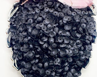 CUP Italian Sequins Round #996W Satin Black 4mm Andrea Bilics Paillettes